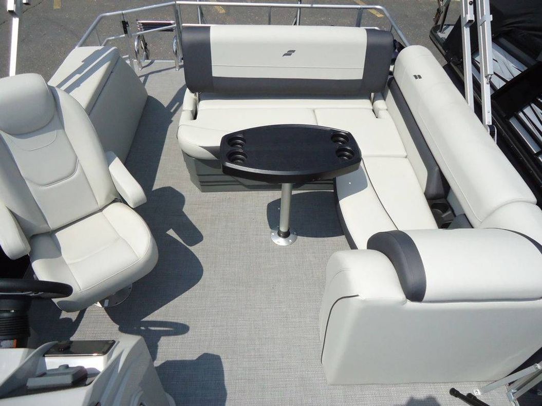 2025 Starcraft Marine EX 22 Q